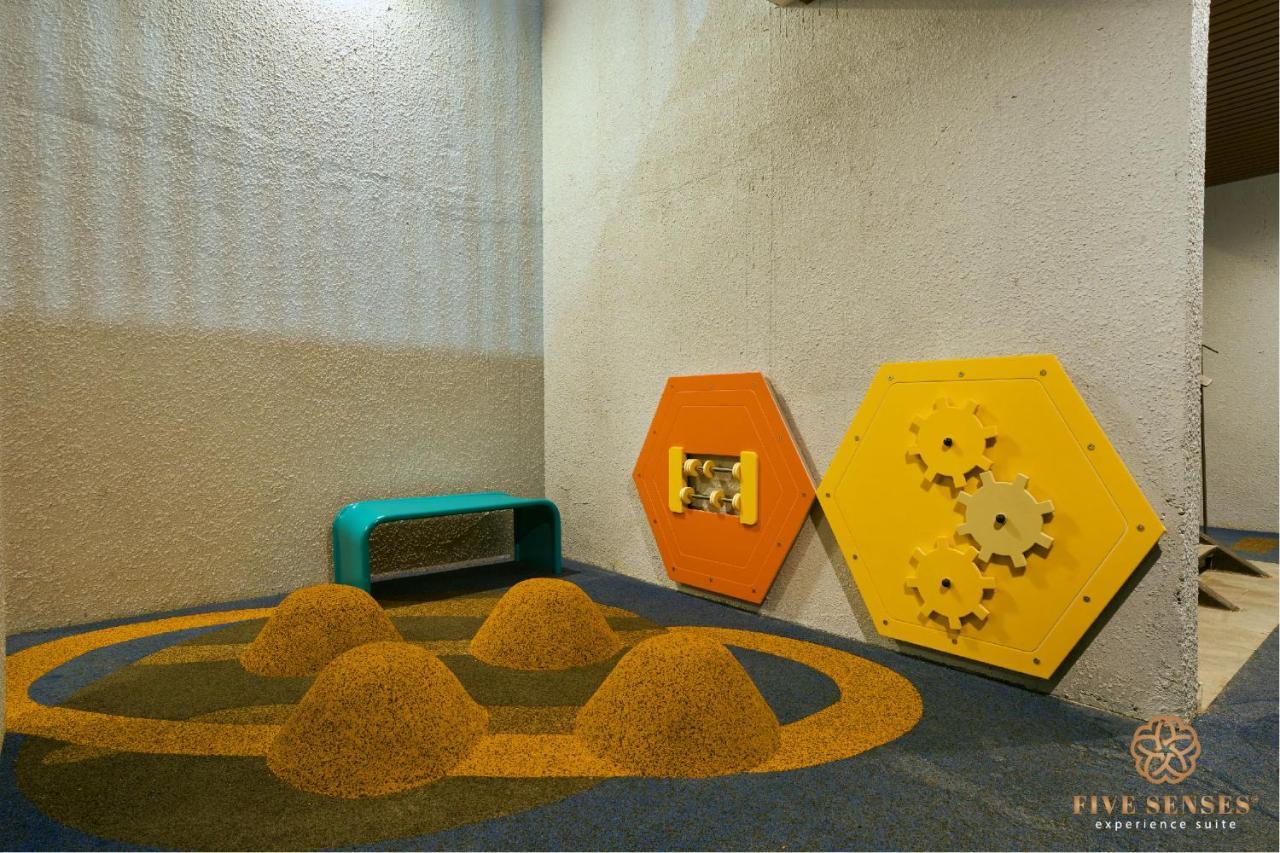 Appartamento Trion Kuala Lumpur By Five Senses Esterno foto